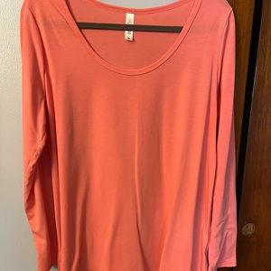 Excellent condition Lularoe Lynnae. Size XL. Coral color.